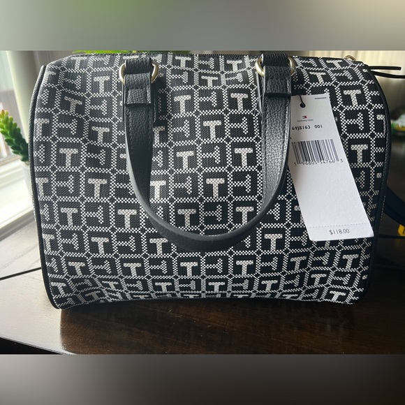 Tommy Hilfiger Signature Handbag/Crossbody - Picture 5 of 11